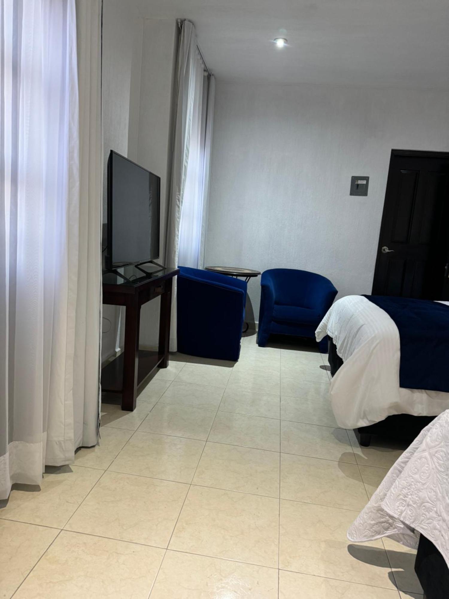 Suite Los Angeles 테코사우틀라 외부 사진